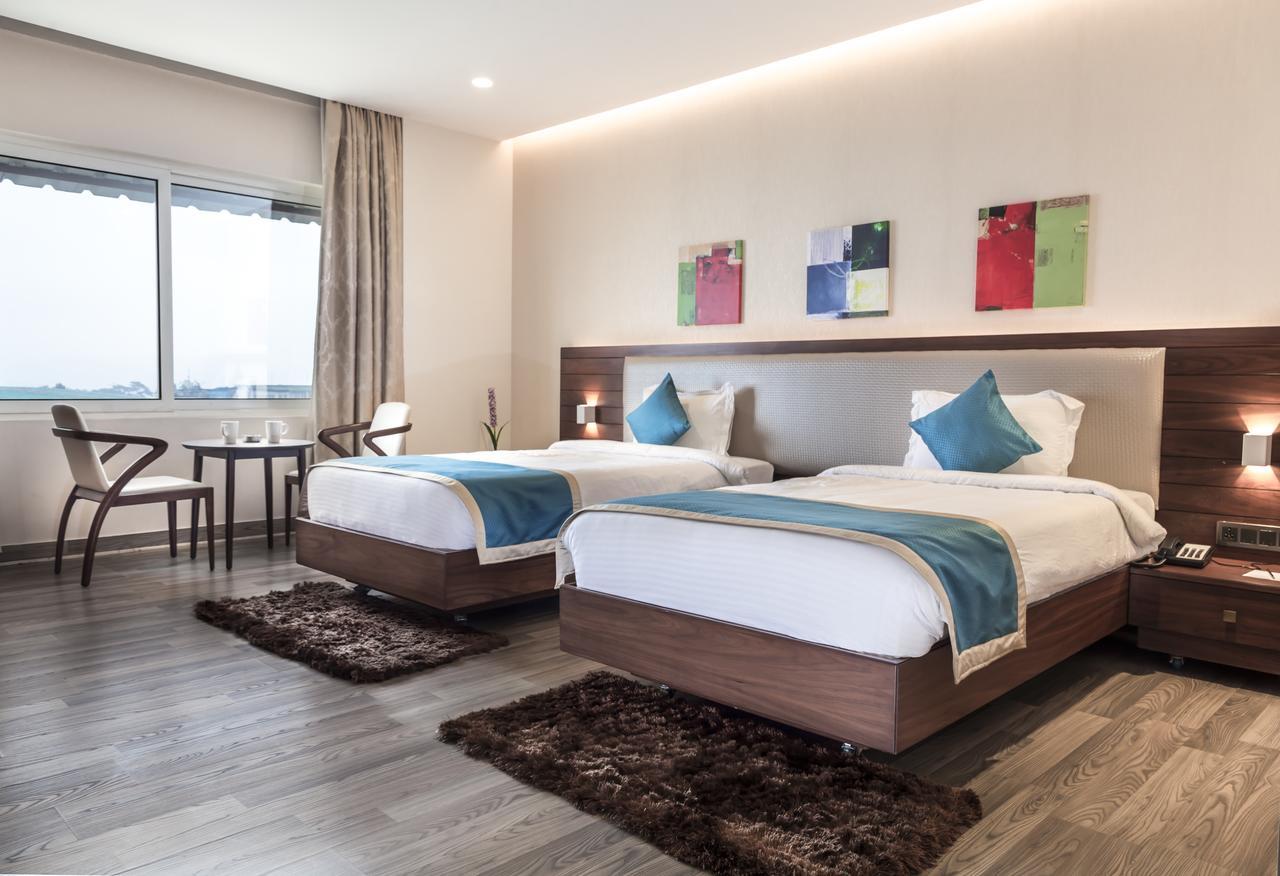 M Crown Hotel Shillong Zewnętrze zdjęcie