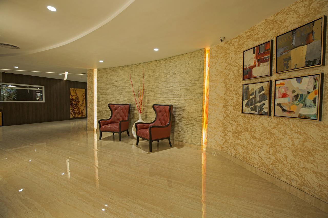 M Crown Hotel Shillong Zewnętrze zdjęcie