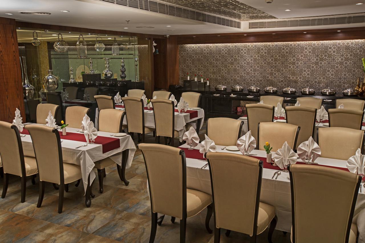 M Crown Hotel Shillong Zewnętrze zdjęcie